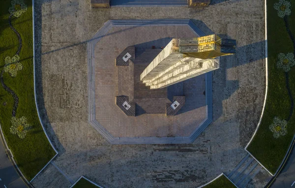 Wings Zafer Odessa üzerinde aşağı bakıyor