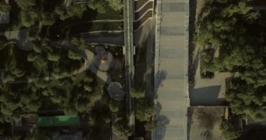 Hava kamera yana doğru yeni Istanbul Park ve Odessa Ukrayna adımda Potemkin bakarak doğrudan aşağı iken sinekler 
