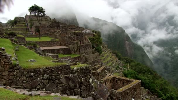 Machu Picchu Peru Highlands Kalıntıları Zarflama Bulutlar Dramatik Geniş Vurdu — Stok video