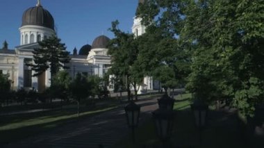 Preobrazhensky Katedrali Odessa ile sokak içinde belgili tanımlık geçmiş geçmiş dron kamera izler 