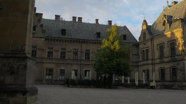 Pan Través Plaza Con Basílica San Jorge Fondo Castillo Praga — Vídeos de Stock