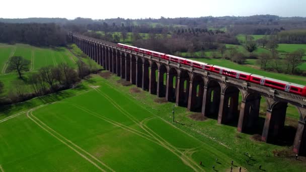 Toma Aérea Estática Del Viaducto Del Valle Ouse Mientras Cruza — Vídeos de Stock