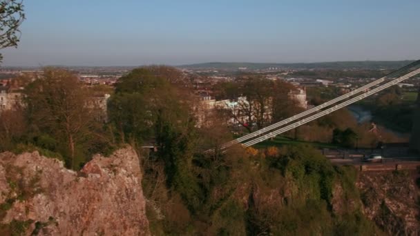 Fotoaparát Pánve Přes Visutý Most Clifton Během Krásný Západ Slunce — Stock video