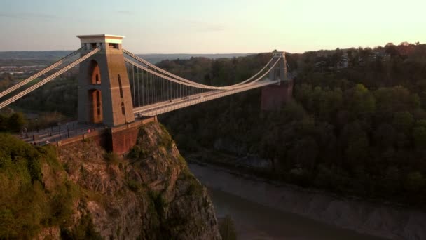 Statické Klip Clifton Suspension Bridge Během Krásný Západ Slunce — Stock video