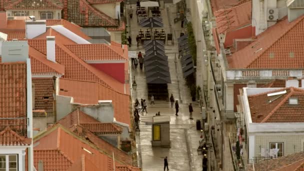 Elevated Telephoto Clip Looking Narrow Pedestrian Side Street Central Lisbon — Stock Video