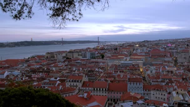Statiskt Klipp Upplysta Centrala Lissabon Och Tagus Floden Från Sao — Stockvideo