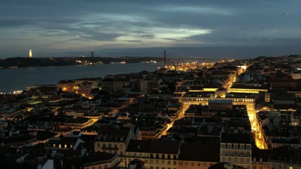 Blick Von Der Sao Jose Burg Auf Beleuchtete Straßen Von — Stockvideo