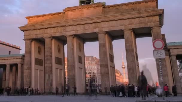 Dia Dia Para Anoitecer Zoom Volta Torre Berlim Para Revelar — Vídeo de Stock