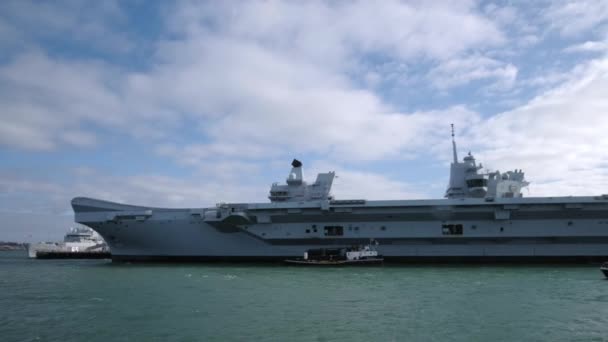 Tiro Médio Rastreamento Porta Aviões Hms Prince Wales Lado Portsmouth — Vídeo de Stock