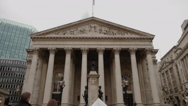 Kameran Stiger Ner Till Jubilee Walkway Guide Från Royal Exchange — Stockvideo