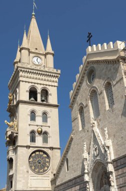 Messina 'daki Çan Kulesi ve Astronomik Saat