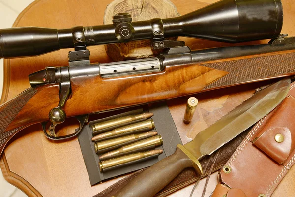 Av Ekipmanları kakma masada