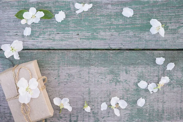 Kutlama ya da tatil geçmişi. El yapımı hediye kutusu çerçevesi