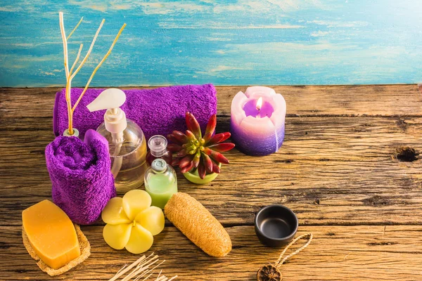 Üstten Görünüm spa aromaterapi A dizi Spa aroma terapi ahşap masa.