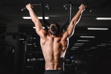 genç adam tren spor salonu sağlık yaşam tarzı seksi beyaz Ma