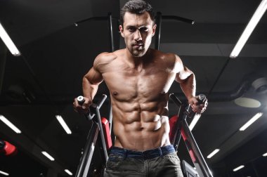 adam ağırlık eğitim spor salonu ekipman spor kulübü ile