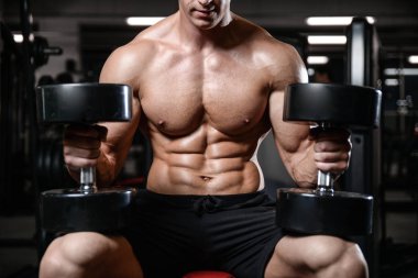 genç adam tren spor salonu sağlık yaşam tarzı seksi beyaz Ma