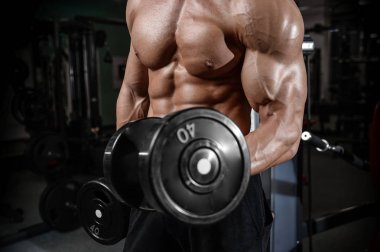 genç adam tren spor salonu sağlık yaşam tarzı seksi beyaz Ma