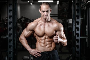 genç adam tren spor salonu sağlık yaşam tarzı seksi beyaz Ma