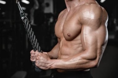 genç adam tren spor salonu sağlık yaşam tarzı seksi beyaz Ma