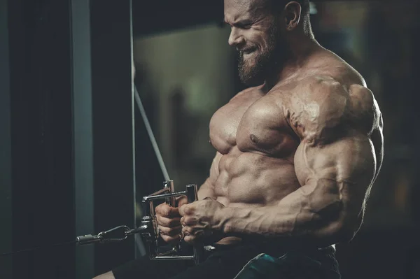 Schöner kaukasischer Athlet muskulöse Fitness männlich Modell ausführen e — Stockfoto