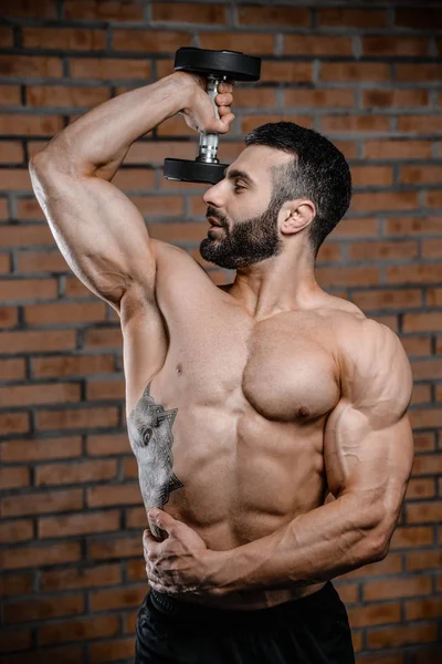 Brutal caucasian handsome fitness men on diet training triceps g — Stock Photo, Image