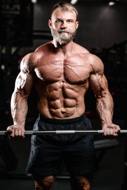 Diyet eğitim kas pompalama yakışıklı güç atletik erkek