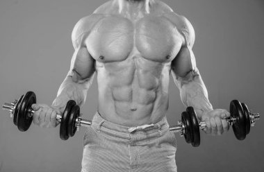 Diyet eğitim kas pompalama yakışıklı güç atletik erkek