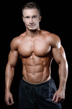 Beyaz seksi fitness modeli ab kadar yakın spor salonu