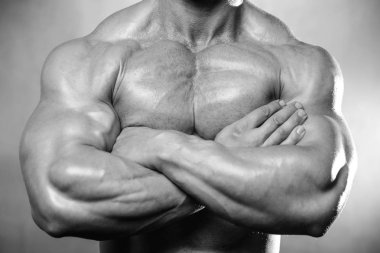Acımasız beyaz yakışıklı fitness erkekler üzerinde diyet eğitim göğüs kuku