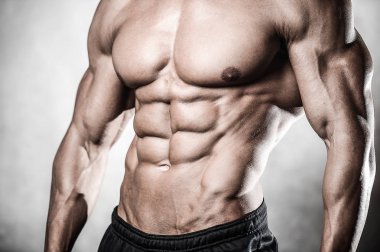Beyaz seksi fitness modeli ab kadar yakın spor salonu