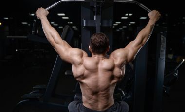 D ile kasları kadar pompalama acımasız güçlü vücut geliştirmeci atletik erkek