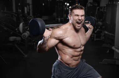 D ile kasları kadar pompalama acımasız güçlü vücut geliştirmeci atletik erkek