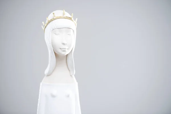 Papel de porcelana mache estatueta de barro jovem rainha — Fotografia de Stock