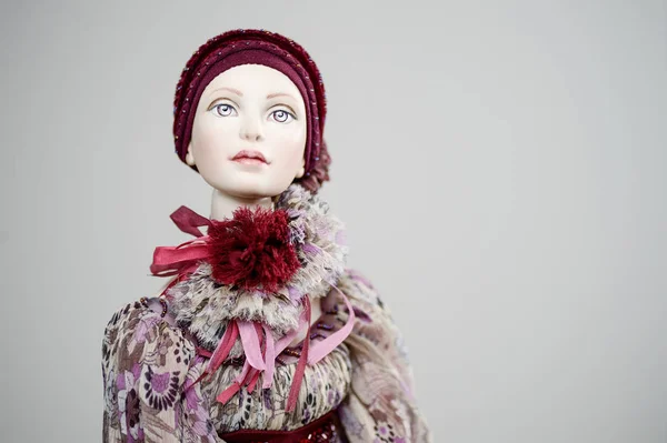 Porzellan Ton Mädchen Kleid rot Korsett viktorianischen — Stockfoto