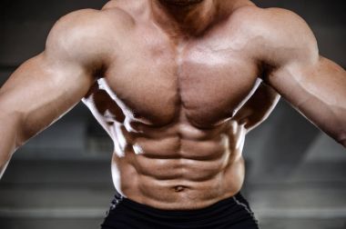 D ile kasları kadar pompalama acımasız güçlü vücut geliştirmeci atletik erkek