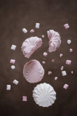 Uçan pembe beyaz zephyr marshmallow