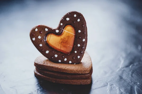 Упакованные печенье форме сердца изолированы День Святого Валентина — стоковое фото