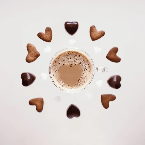 Flying heart shape cookies isolated Valentine Day — Stock Photo, Image