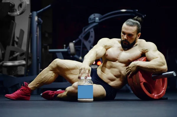 Culturista Fuerte Atlético Hombre Áspero Con Proteína Polvo Después Del — Foto de Stock