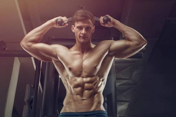 Bodybuilder Knappe Sterke Atletische Ruwe Man Pompen Buikspieren Fitness Bodybuilding — Stockfoto