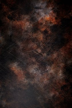 Eski, koyu renk pişirme tepsisi.