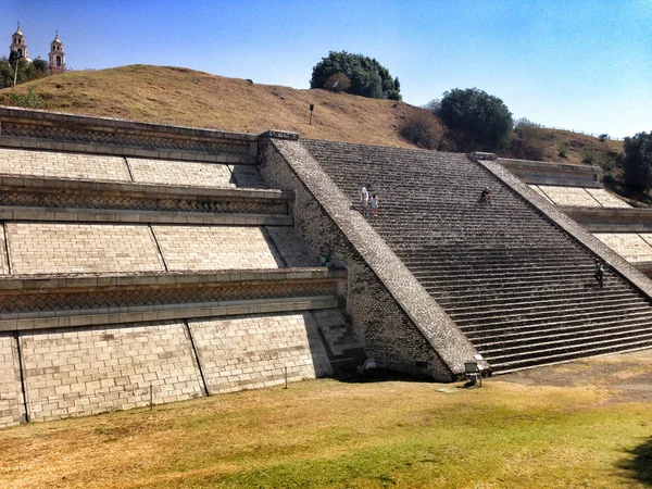 Большая пирамида Чолула, Тлачиуальтепетль, Мексика — стоковое фото