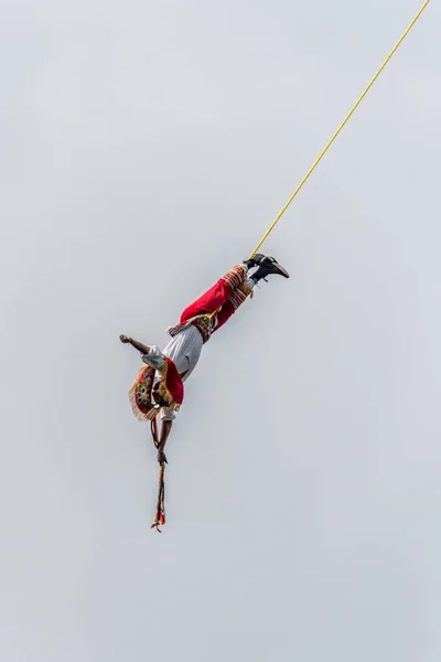 Mexiko-Stadt, Mexiko - 17. Juni 2016: voladores de papantla, danc — Stockfoto