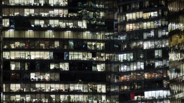 Çalışan Insanlarla Ofis Pencerelerinin Görüntüsü Zaman Uygulaması — Stok video