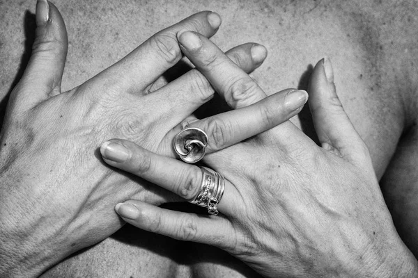 Biżuteria Rękę Kobieta — Zdjęcie stockowe