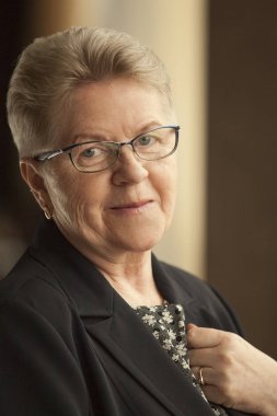 Üst düzey kadın gözlük