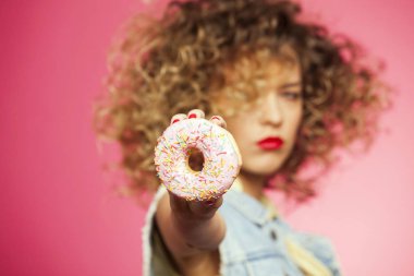 genç kadın yüzü çörek için 