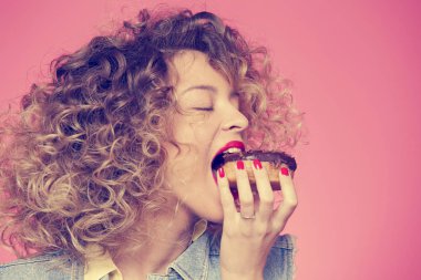 genç kadın yüzü çörek için 