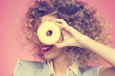 genç kadın yüzü çörek için 